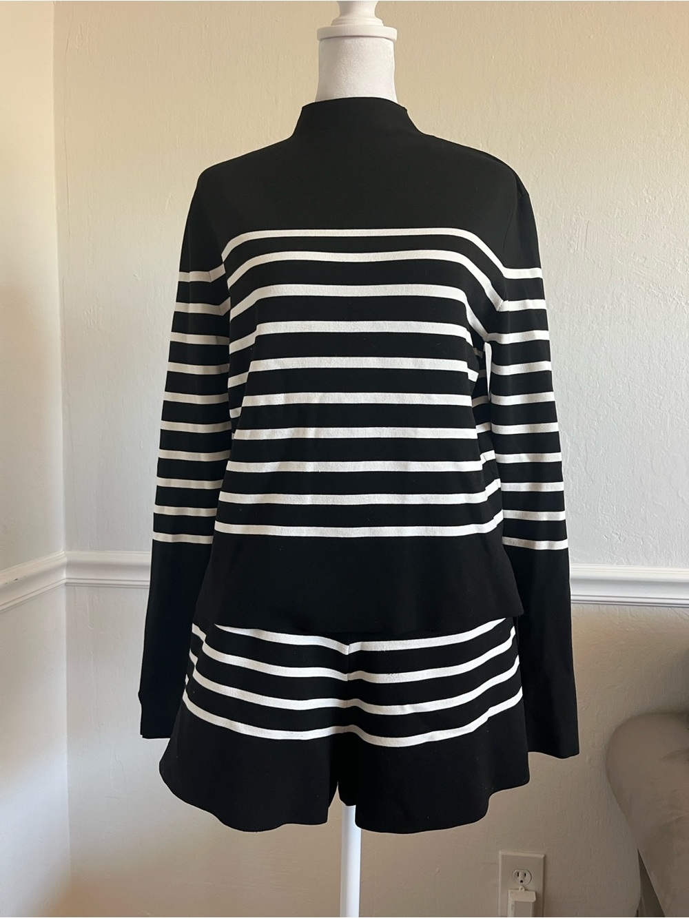 Zara Knit 2pc black & white sweater/shorts set